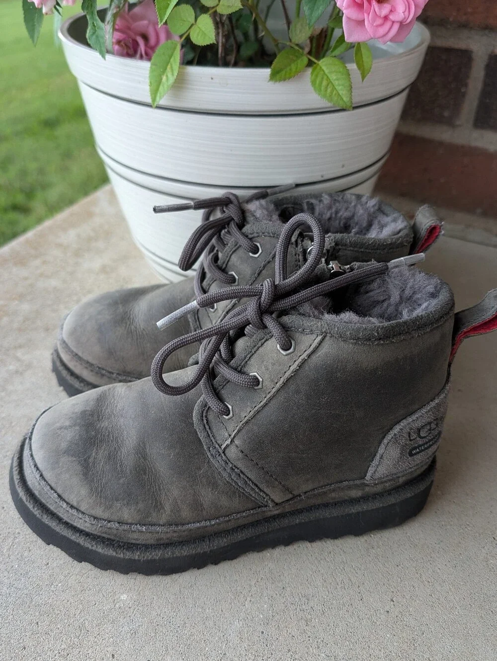 🥰EUC UGG Australia Neumel II Waterproof Lace Up Suede/Sherpa Ankle Boots, 12K